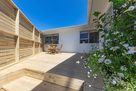 Photo of property in 133 Millbrook Road, Sunnyvale, Auckland, 0612