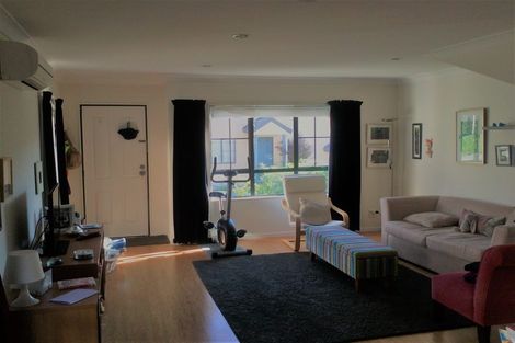 Photo of property in 77a Woodhouse Avenue, Karori, Wellington, 6012