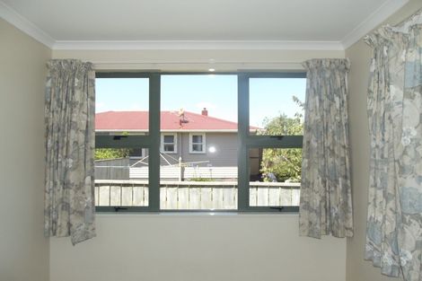 Photo of property in 2 Park Avenue, Titahi Bay, Porirua, 5022