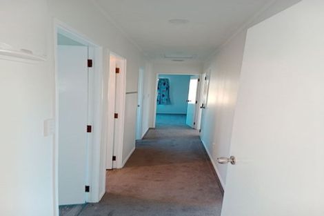 Photo of property in 15 Sandgate Avenue, Botany Downs, Auckland, 2010