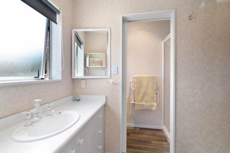 Photo of property in 72 Tawavale Street, Pukehangi, Rotorua, 3015