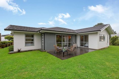 Photo of property in 28 Sunstone Crescent, Brown Owl, Upper Hutt, 5018