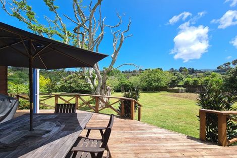 Photo of property in 40 Driving Creek Road, Coromandel, 3506