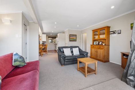 Photo of property in 3 Ruskin Place, Westown, New Plymouth, 4310