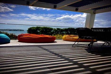 Photo of property in 21 Tindalls Bay Road, Tindalls Beach, Whangaparaoa, 0930