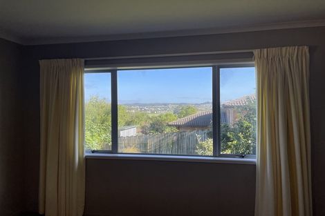 Photo of property in 14 Springtide Place, Red Beach, 0932