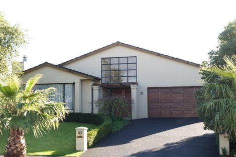 Photo of property in 124 Golfland Drive, Golflands, Auckland, 2013