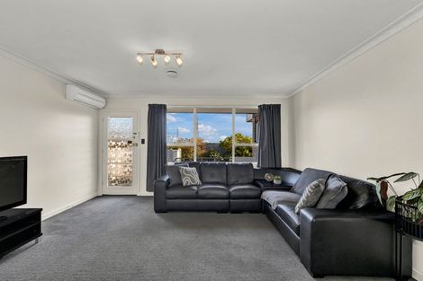 Photo of property in 2/52 Mortlake Street, Islington, Christchurch, 8042