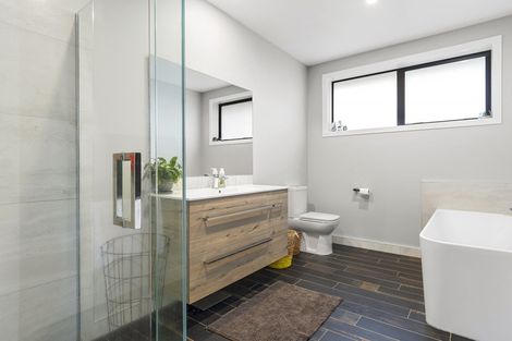 Photo of property in 43 Oceana Drive, Welcome Bay, Tauranga, 3175