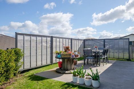 Photo of property in Waterview Estate, 44/4 Greystone Place, Omokoroa, 3114