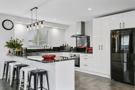 Photo of property in 27 Noumea Drive, Rangatira Park, Taupo, 3330