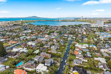 Photo of property in 14 Belmont Terrace, Milford, Auckland, 0620