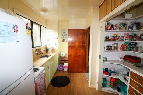 Photo of property in 1 Albert Street, Dannevirke, 4930