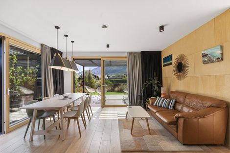 Photo of property in 6 Soudley Court, Jacks Point, Queenstown, 9371