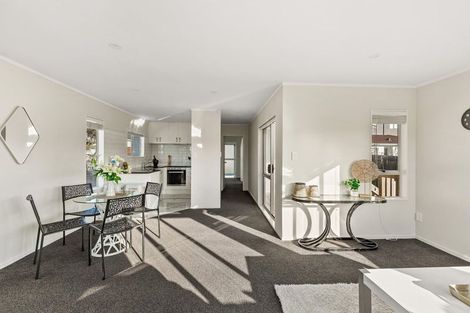 Photo of property in 26 Hinerau Street, Henderson, Auckland, 0612