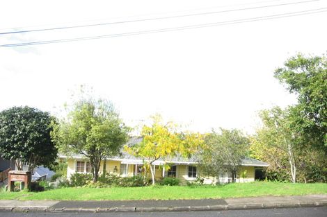Photo of property in 1/26 Colmar Road, Mellons Bay, Auckland, 2014