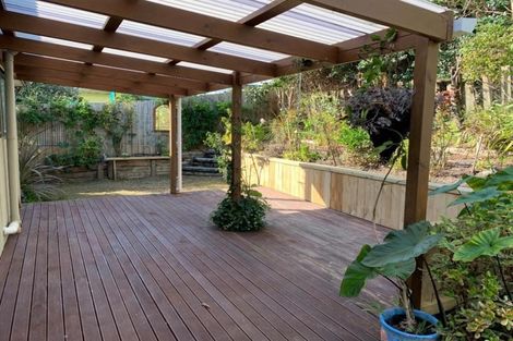 Photo of property in 2/4 Eagle Place, Red Beach, 0932