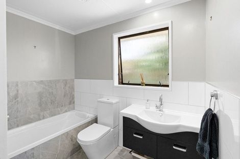 Photo of property in 14 Matipo Street, Levin, 5510