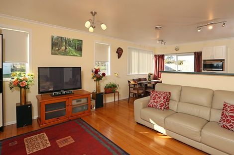 Photo of property in 11 Sheehan Road, Te Atatu South, Auckland, 0610
