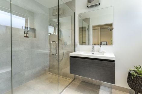 Photo of property in 5a Glenelg Lane, Jacks Point, 9371