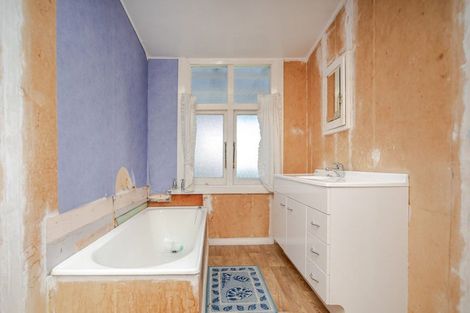 Photo of property in 36 Mcphee Street, Dannevirke, 4930