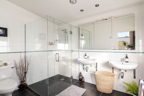 Photo of property in 12 Cliff Road, Tasman, Upper Moutere, 7173