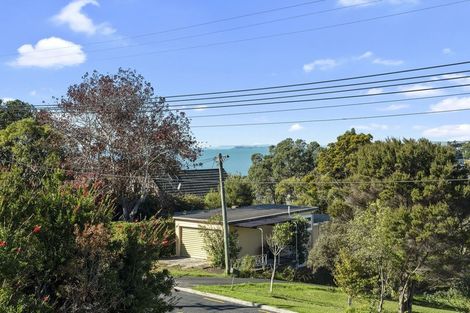 Photo of property in 1/5 Masterton Road, Rothesay Bay, Auckland, 0630