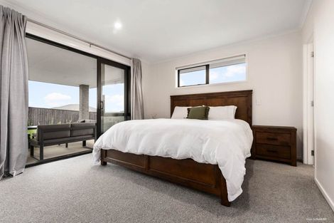 Photo of property in 8 Omahuru Road, Glenbrook, 2681