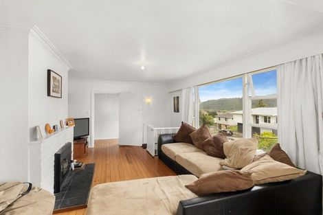 Photo of property in 20 Manor Drive, Stokes Valley, Lower Hutt, 5019