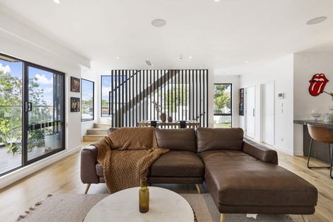 Photo of property in 5a Pierce Road, Milford, Auckland, 0620