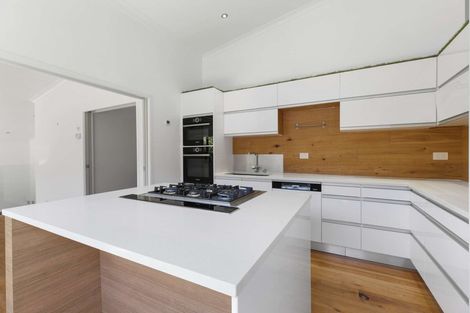 Photo of property in 70 Rising Parade, Fairview Heights, Auckland, 0632
