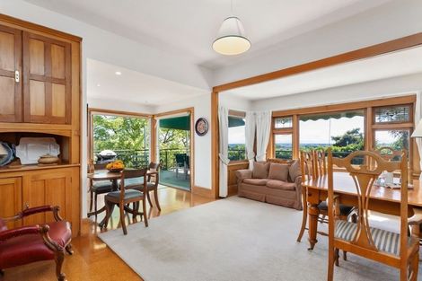 Photo of property in 82 Hackthorne Road, Cashmere, Christchurch, 8022