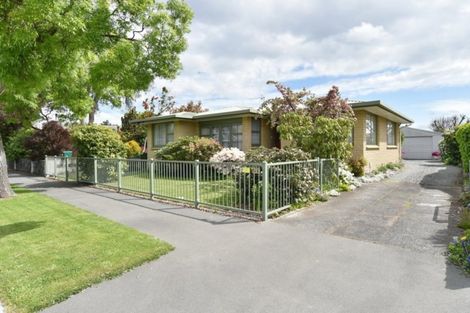 Photo of property in 237 Grimseys Road, Redwood, Christchurch, 8051