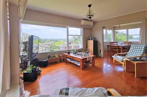 Photo of property in 23 La Trobe Street, Pakuranga Heights, Auckland, 2010