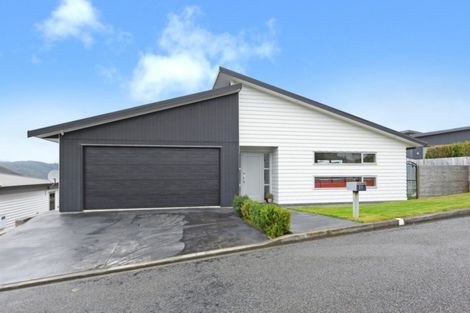 Photo of property in 21 Cosgrove Rise, Riverstone Terraces, Upper Hutt, 5018