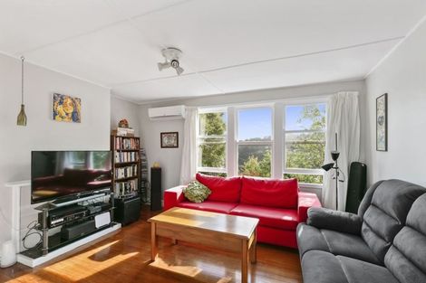 Photo of property in 10 Montgomery Avenue, Karori, Wellington, 6012
