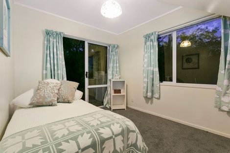 Photo of property in 3 Pohutukawa Avenue, Red Beach, 0932