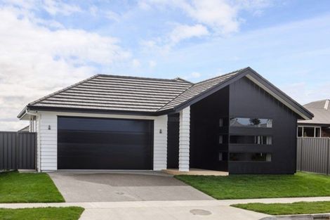 Photo of property in 20 Leebank Crescent, Riverhead, 0820