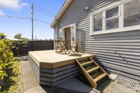 Photo of property in 358 Stokes Valley Road, Stokes Valley, Lower Hutt, 5019