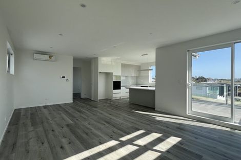 Photo of property in 319a East Coast Road, Mairangi Bay, Auckland, 0630