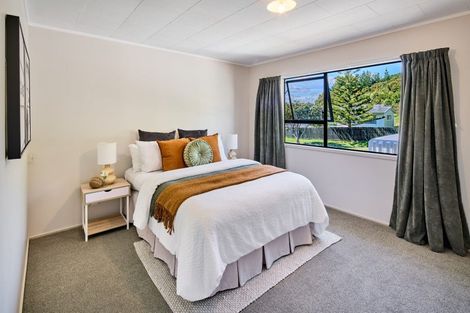 Photo of property in 55 Omapere Street, Whitby, Porirua, 5024