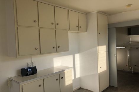 Photo of property in 27 Lisa Rise, Half Moon Bay, Auckland, 2012