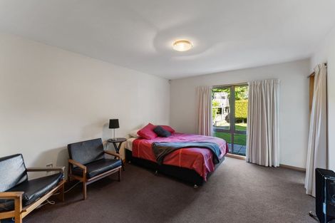 Photo of property in 33 Bryndwr Road, Fendalton, Christchurch, 8052