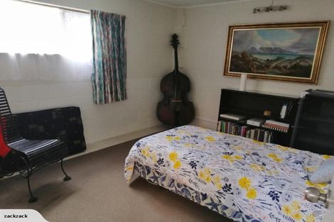Photo of property in 43b Wade River Road, Stanmore Bay, Whangaparaoa, 0932
