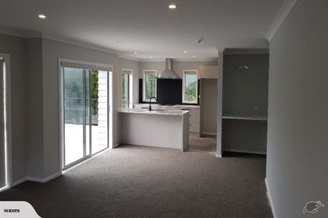 Photo of property in 92 Endeavour Drive, Whitby, Porirua, 5024