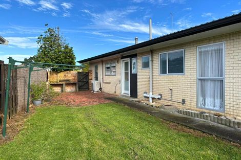Photo of property in 52 Kurnell Drive, Botany Downs, Auckland, 2010