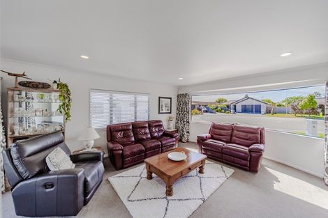 Photo of property in 17 Pania Place, Poraiti, Napier, 4112