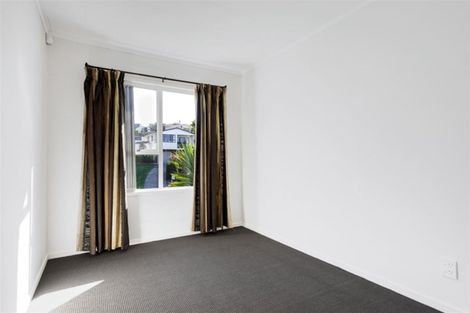 Photo of property in 22 Hartley Terrace, Massey, Auckland, 0614