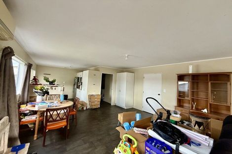 Photo of property in 12 Meadowvale Rise, Titirangi, Auckland, 0604