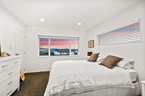 Photo of property in 11 Dida Park Drive, Kumeu, 0810